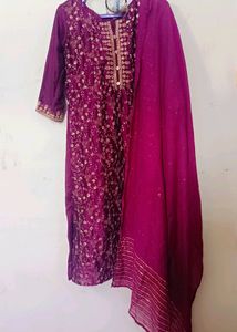 Beautiful 3pc Suit Only Worn  For 2hrs
