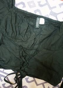 H&amp;M Black Lace -up Detailed Crop Top