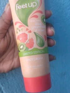 Oriflame Feet Up Refreshing Pink Grape And Kiwi