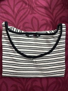 Black &amp; White Trendy T-shirts