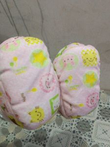 Bahut Hi Pyare Baby Girl Woolen Shoes