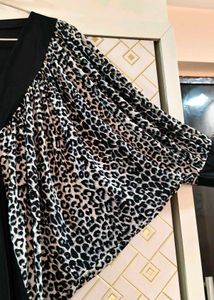 Stretchable Burkha  One Set Gloves