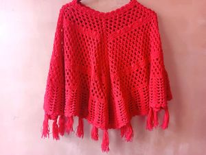 woman crosiya design top