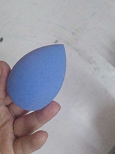blue mekup blender