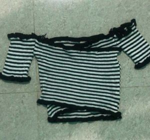 Women&#39;s Regular fit Ribbed Off-Shoulder Smocked Sh