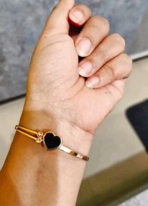 Elegant Rose gold Black Heart Designer Bracelet