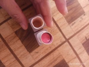 Rom&amp;nd Lipstick shade O6 Awesome, bright peach.