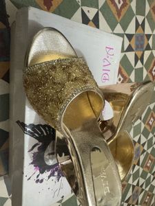 Glamorous Gold Diva Heels