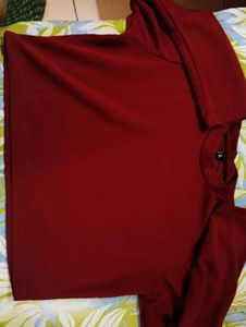 RED CROP TOP