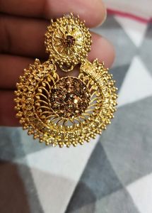 Beautiful Golden Earrings Piece 😍