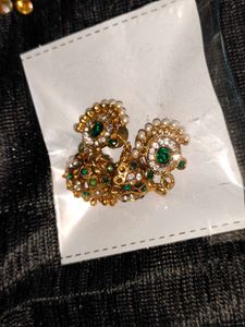 Emerald &amp; Pearl Jhumka Earrings
