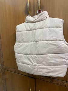 Sale!!cream buffer half jacket