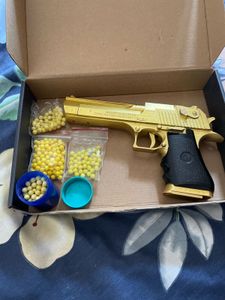 Heavy Golden Desert Eagle Toy