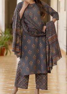 Nayo Suit Set With Dupatta