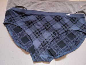 victoria&#39;s secrets panties - Set of 4