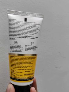 DR.SHETHS CERAMIDE AND VITAMIN C SUNSCREEN.