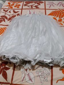 Delicate Floral Lace Net Fabric Lahenga