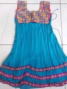 6 Ethnic Fabrics &amp; Embroidered Textiles