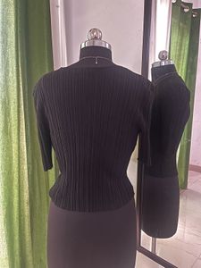 H&amp;M Black Ribbed Top