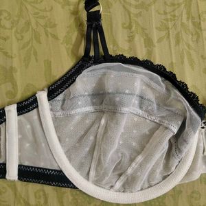 True&amp;Co.Black&amp;White Polka Dot/Lace Balconette Bra