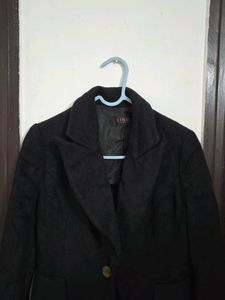 Elegant Black Coat bust 36