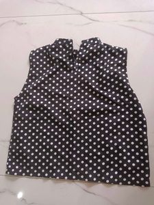 B/W Trendy Crop Top
