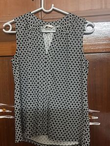 Black & White Sleeveless Top