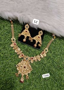 Necklace &amp; Earring Set