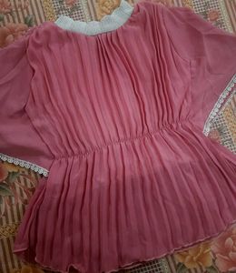 Woman&#39;s Stylish Top