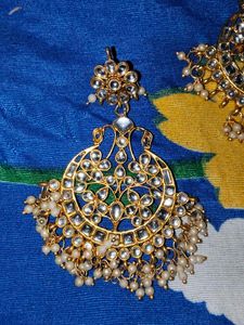 Kundan Earrings With Tikka
