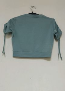 🎀 Beautiful Round Neck Crop Top 🎀