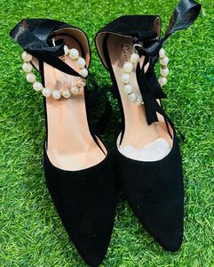Black pearl design Sandal