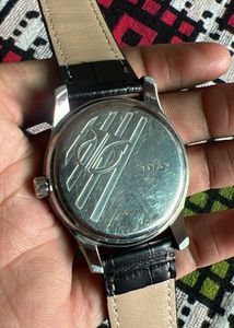 Titan Analog Quartz