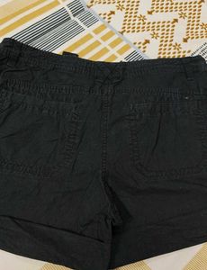 New H&amp;M Black Classy Shorts
