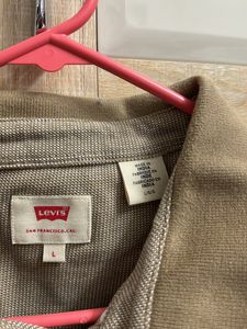 Levi’s T-shirt