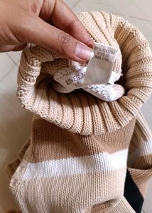 Striped Turtleneck Sleeveless Sweater