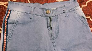 Trendy Tapered Denim Jeans – Light Blue