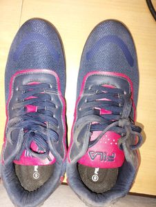 Fila Comfort+ Sneakers - Size 9