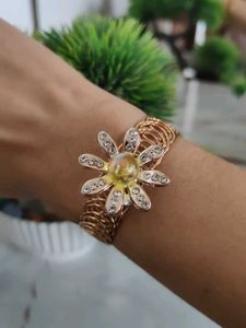 Daisy Flower Bangle Bracelet
