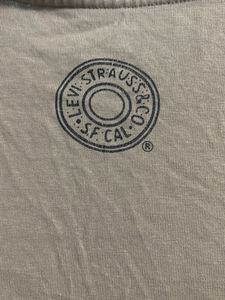 Levi&#39;s Graphic Tee