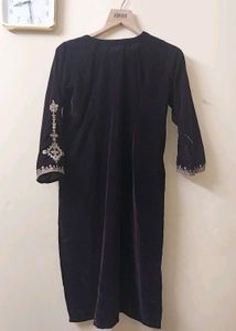 Elegant Embroidered Velvet Kurta set