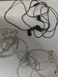 Set Of 4 Earphones With Free Unused Ear Tips