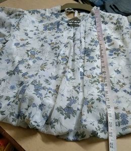 White Flower Print Crop Top