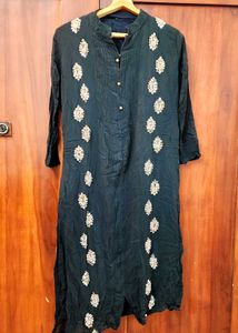 Elegant Embroidered Kurti