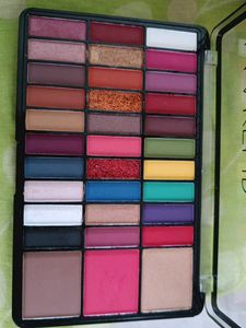 33 Colour Big Eyeshadow+ Highlighter Palette