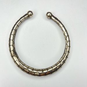 Kada Serpentine Design
