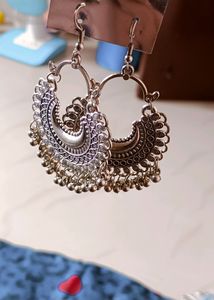 Earnings Set