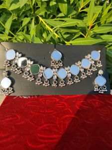 Jewellery Set With Earing And Tika