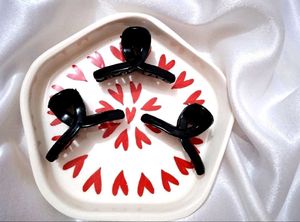 5 Black Korean Claw