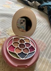 24hr  Sale 🔥Cute Small Makeup Palett